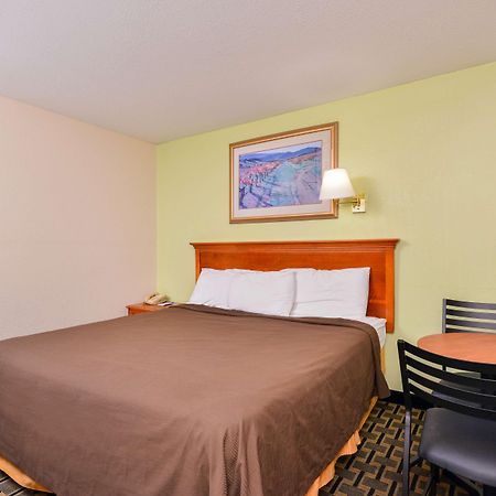 Americas Best Value Inn-Nashville/Airport South Exterior foto